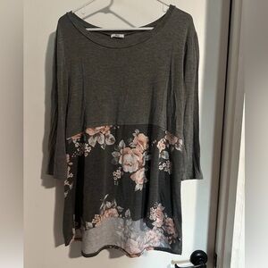 Egy Top Grey Floral 3/4 Length Sleeve 1 XL Pullover